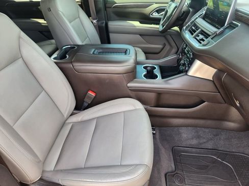 Used 2021 Chevrolet Tahoe Z71 w/ Z71 Signature Package AWD/4WD image 14