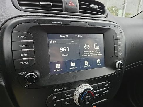 Used 2018 Kia Soul + FWD image 20