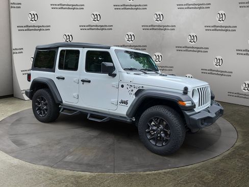 Used 2024 Jeep Wrangler Unlimited Sport AWD/4WD image 7