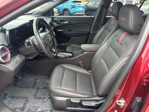 Used 2024 Chevrolet Trax RS w/ Sunroof Package image 9