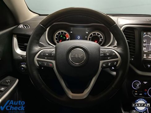 Used 2017 Jeep Cherokee Overland w/ Technology Group image 10