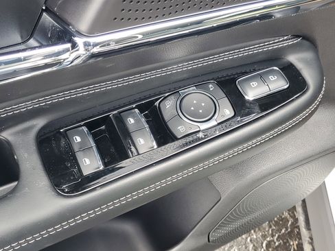 New 2026 Lincoln Corsair Premiere image 10