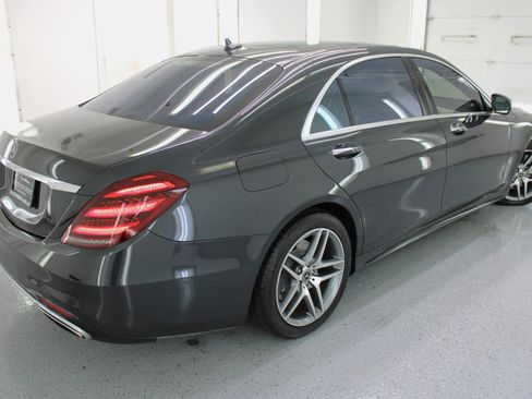 Used 2018 Mercedes-Benz S 560 Sedan image 30