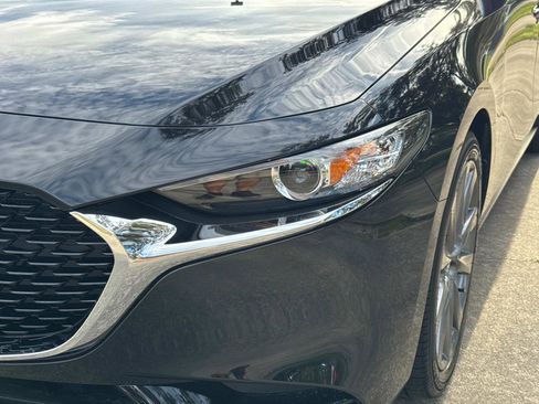 Used 2024 MAZDA MAZDA3 s image 9