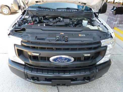 Used 2021 Ford F250 XL w/ Power Equipment Group RWD image 9