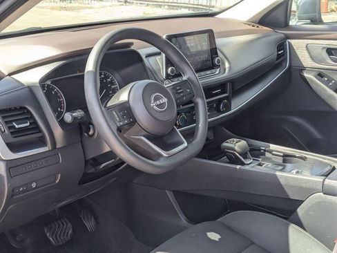 Used 2023 Nissan Rogue S image 14