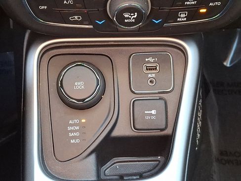 Used 2020 Jeep Compass Latitude image 25