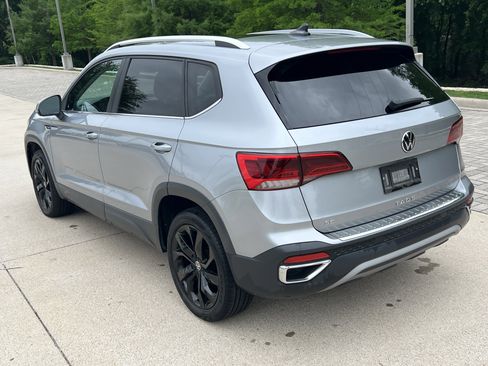 Certified 2023 Volkswagen Taos SE w/ Panoramic Sunroof Package FWD image 8