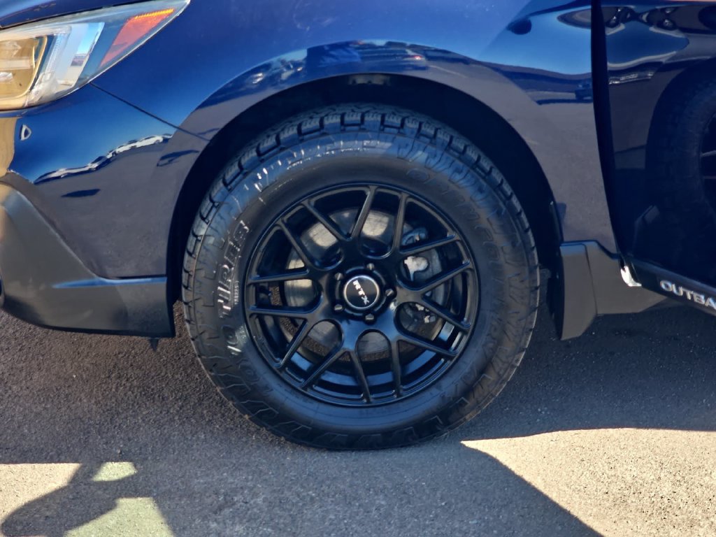 Used 2018 Subaru Outback 3.6R Limited AWD/4WD image 38