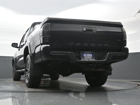 Used 2020 Toyota Tacoma TRD Sport image 30