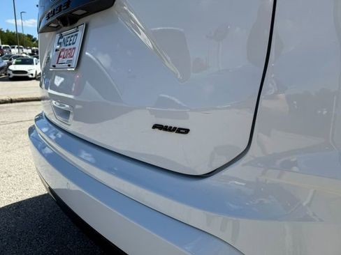 Used 2022 Ford Edge SE w/ Black Appearance Package image 11