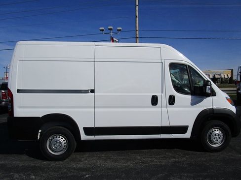 New 2024 RAM ProMaster 2500 w/ Power Group image 7