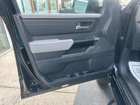 Used 2025 Toyota Tundra Limited image 29