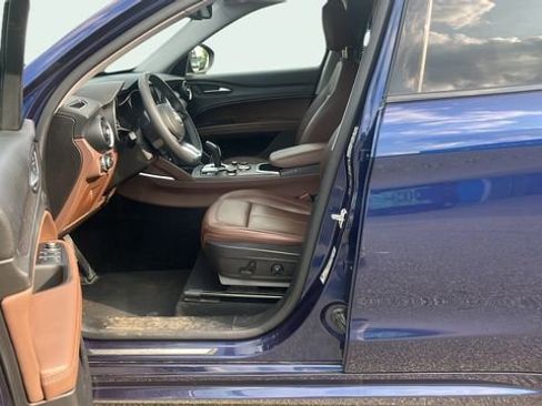 Used 2021 Alfa Romeo Stelvio Ti w/ Nero Edizione image 36