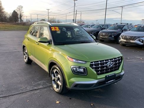Used 2023 Hyundai Venue SEL image 7