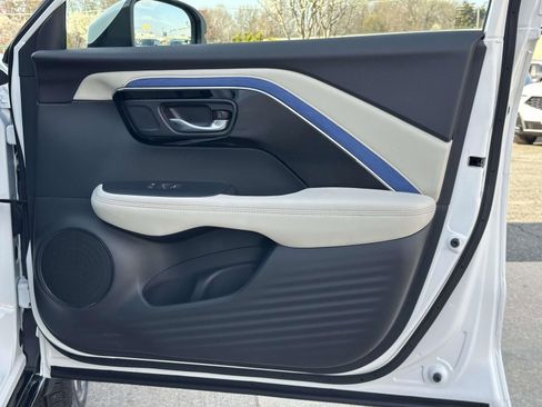 Used 2025 Acura ADX A-Spec image 9