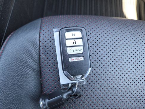 Certified 2022 Honda Ridgeline Black Edition image 38