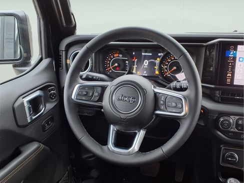 New 2026 Jeep Wrangler Unlimited Sahara AWD/4WD image 9
