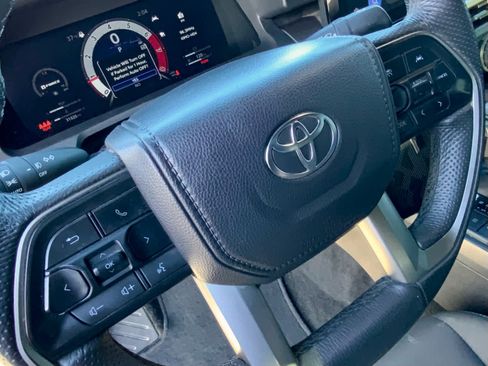 Used 2024 Toyota Tacoma TRD Off-Road image 41