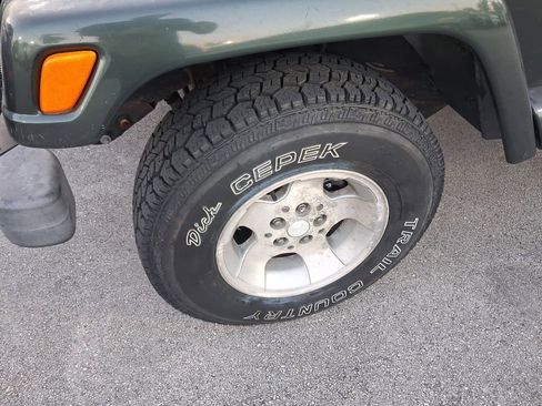 Used 2002 Jeep Wrangler Sahara image 5