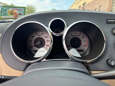 Used 2006 Pontiac Solstice Convertible w/ Premium Package RWD image 36