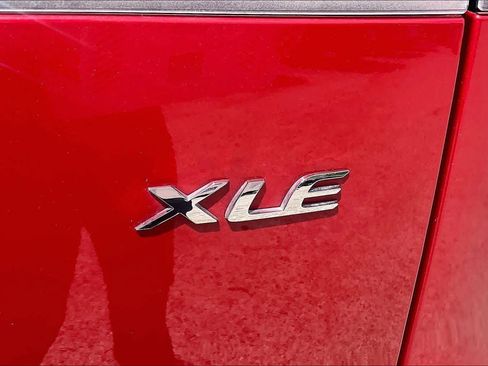 Used 2023 Toyota Corolla Cross XLE image 10