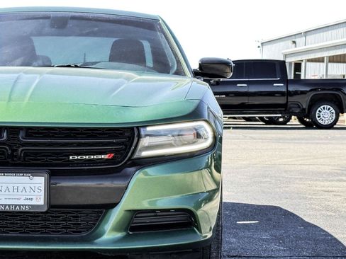 Used 2020 Dodge Charger SXT w/ Blacktop Package RWD image 5