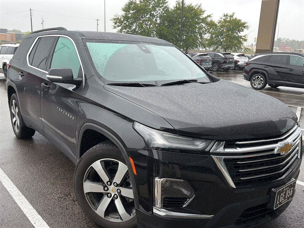 Used 2022 Chevrolet Traverse LT w/ LT Premium Package AWD/4WD image 14