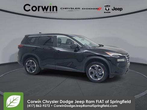 Used 2025 Nissan Rogue SV FWD image 1