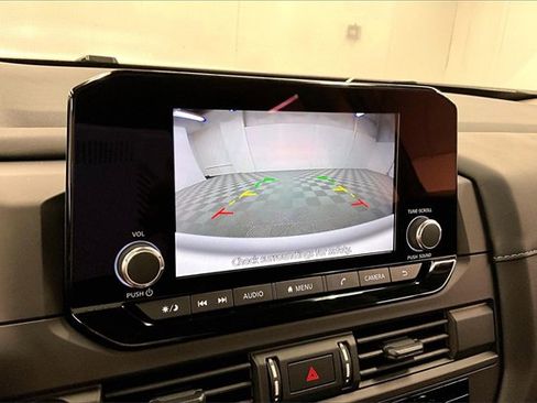 New 2025 Nissan Pathfinder S image 24