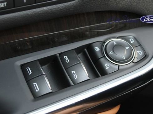 Used 2023 Cadillac XT4 Sport FWD image 23