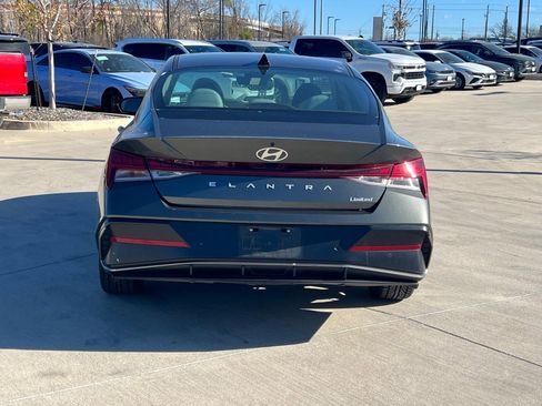 Certified 2024 Hyundai Elantra Limited image 11
