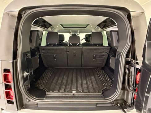 Certified 2025 Land Rover Defender 110 S image 27