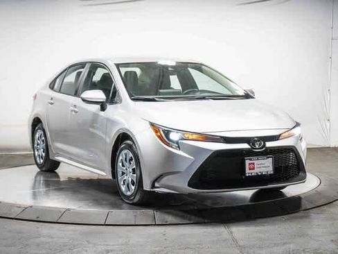 Certified 2022 Toyota Corolla LE image 6