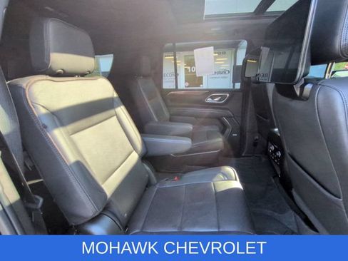 Used 2023 Chevrolet Suburban High Country w/ Advanced Technology Package AWD/4WD image 28