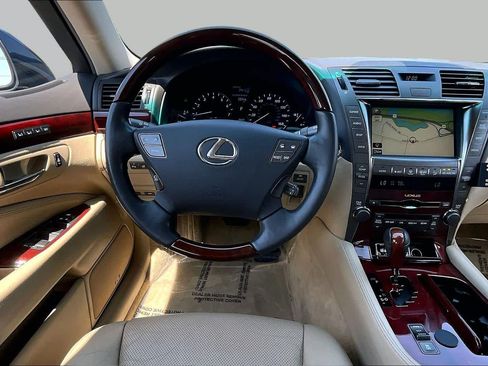 Used 2009 Lexus LS 460 RWD image 5