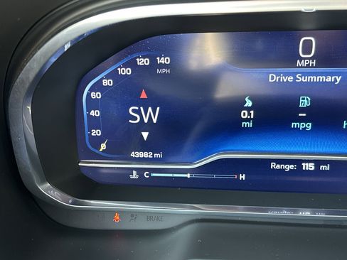 Used 2023 Chevrolet Tahoe Z71 w/ Luxury Package image 22