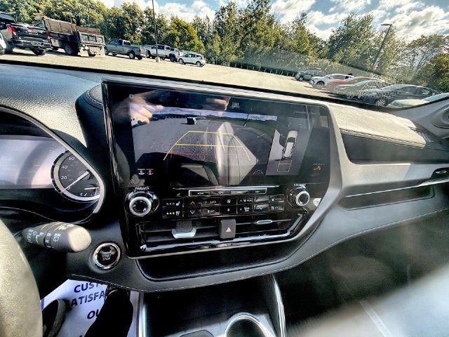 Used 2022 Toyota Highlander Limited AWD/4WD image 15