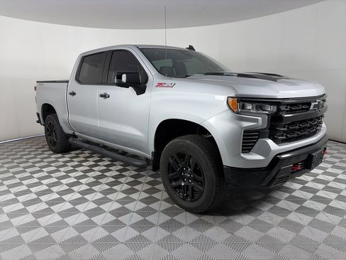 Used 2022 Chevrolet Silverado 1500 LT Trail Boss w/ LT Trail Boss Premium Package AWD/4WD image 1