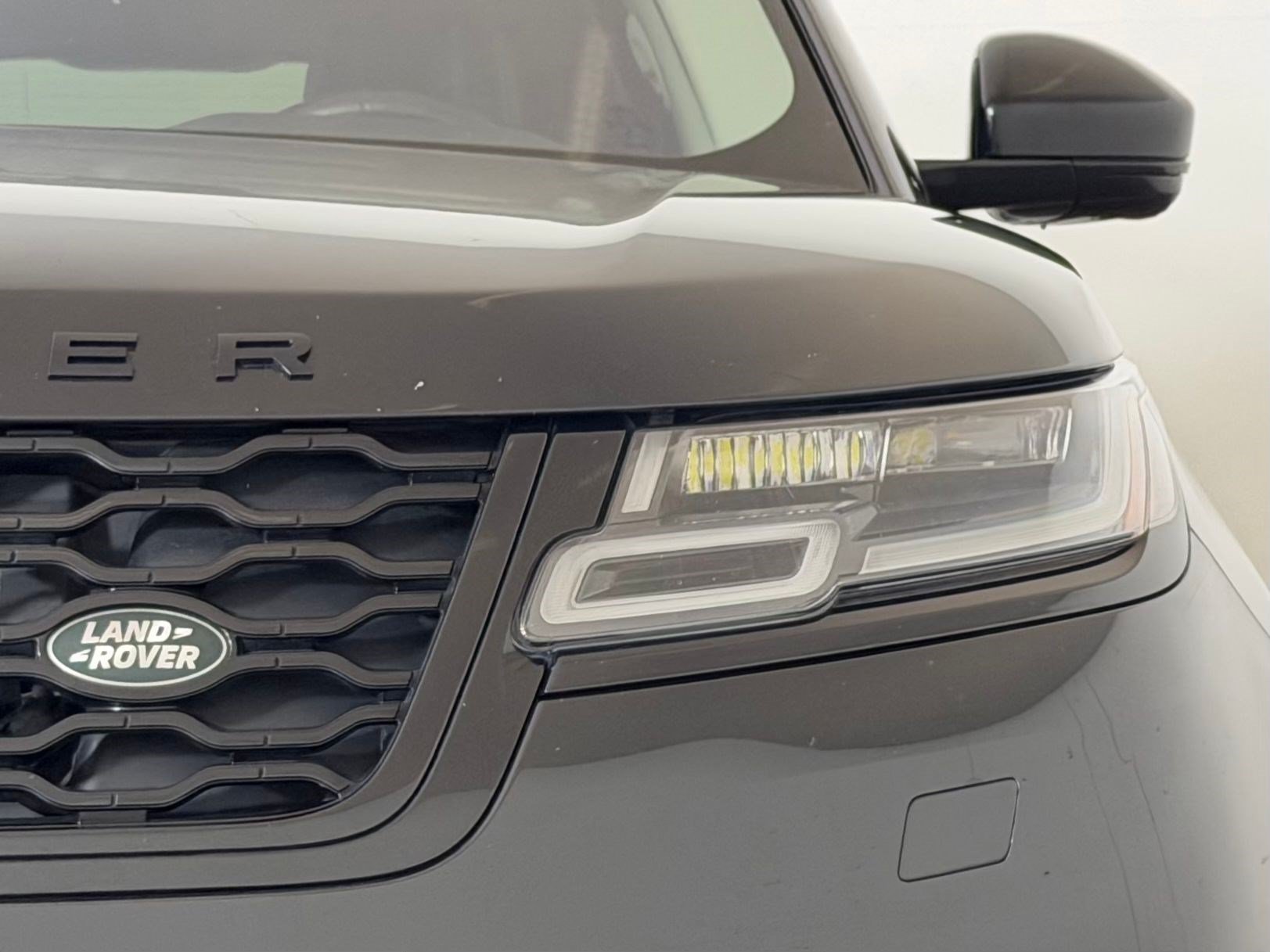 Used 2021 Land Rover Range Rover Velar S AWD/4WD image 11