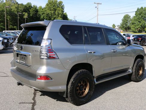 Used 2021 Lexus GX 460 Premium w/ Premium Package AWD/4WD image 8