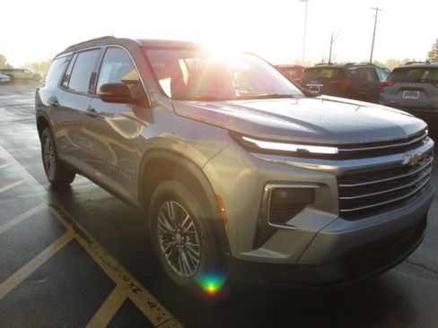 Certified 2025 Chevrolet Traverse LT image 7