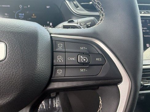 Used 2023 Jeep Grand Cherokee L Laredo AWD/4WD image 16