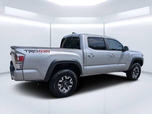 Used 2020 Toyota Tacoma TRD Off-Road w/ Technology Package AWD/4WD image 3
