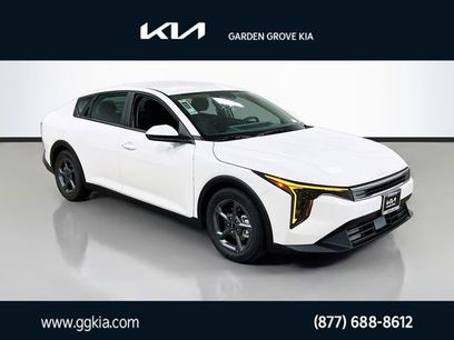 New 2025 Kia K4 LXS