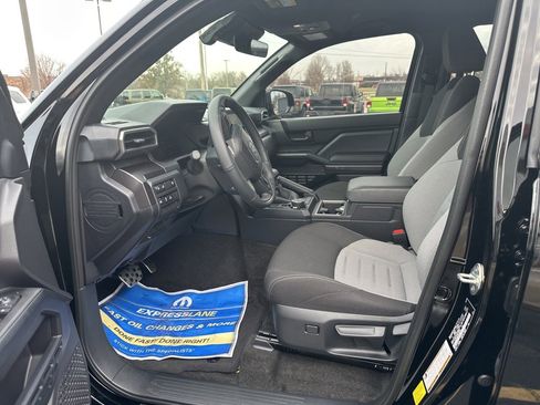 Used 2025 Toyota 4Runner TRD Sport image 7