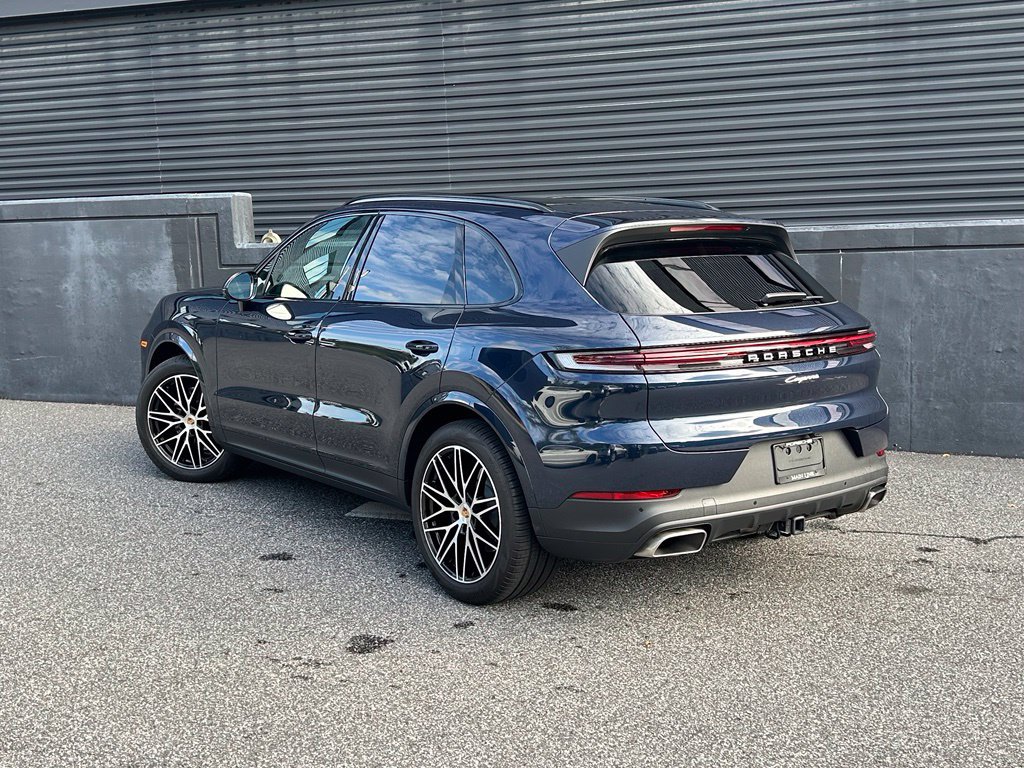 Certified 2026 Porsche Cayenne AWD/4WD image 3