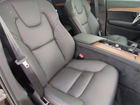 Used 2025 Volvo XC90 T8 Plus image 22