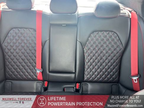 Used 2022 Genesis G70 3.3T image 5