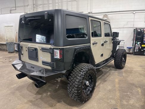 Used 2018 Jeep Wrangler Unlimited Sport S AWD/4WD image 4